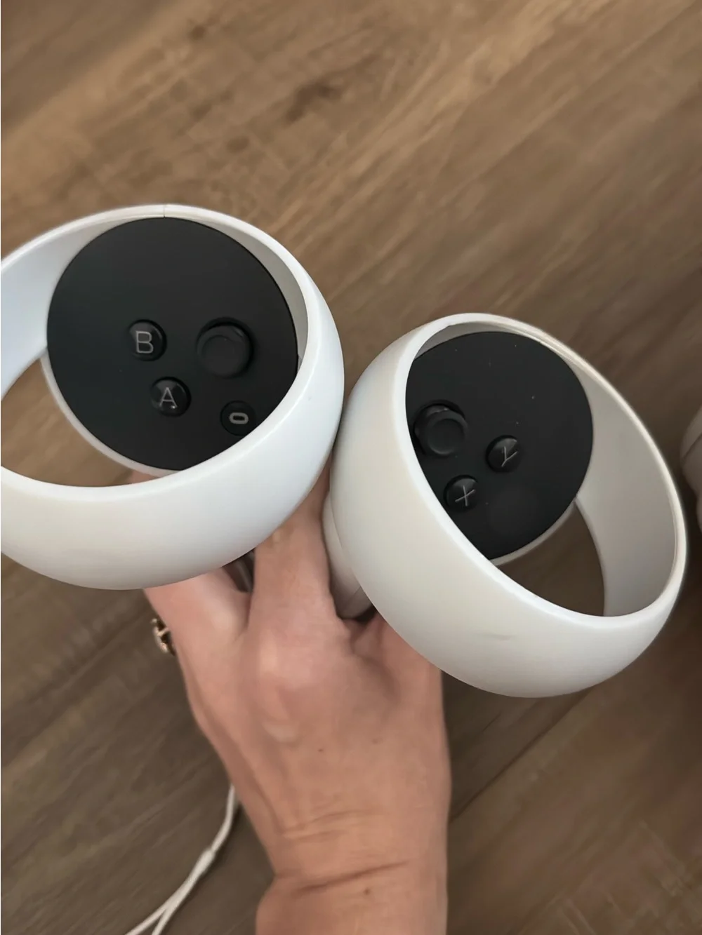 Meta 2Wireless VR Headset with White Controllers - Comfortable Immersive VR